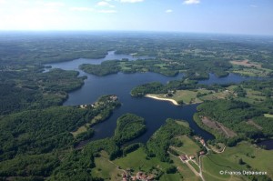 Lac de Saint-Pardoux en Haute-Vienne. Source : http://www.tourisme-hautevienne.com/